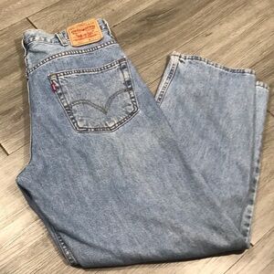 Levi’s 550 Light Wash Relaxed Fit Jeans size 38x32